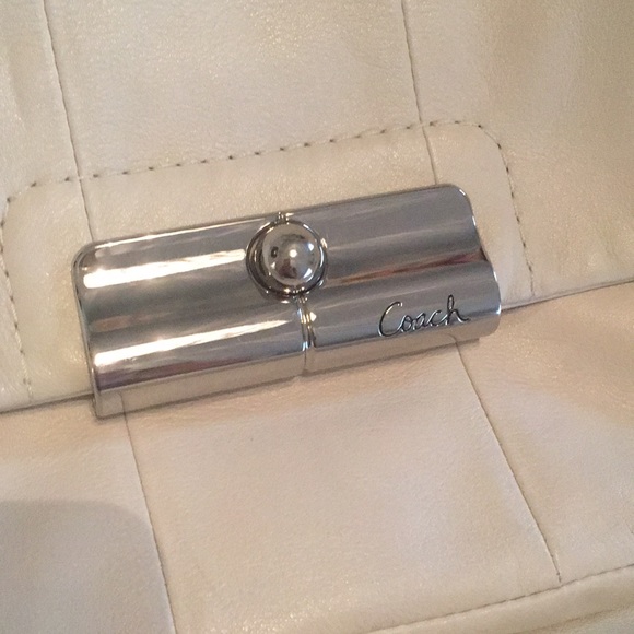 Cream coloured coach bag - Picture 4 of 4